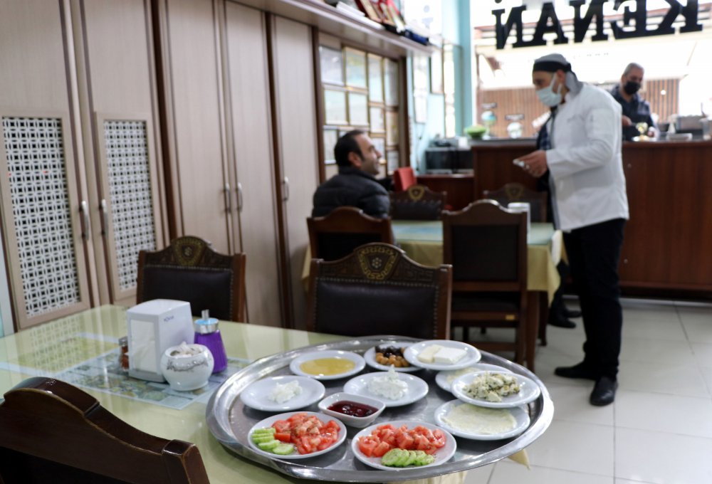 Kademeli normalleşme ile meşhur Van kahvaltısına yoğun ilgi