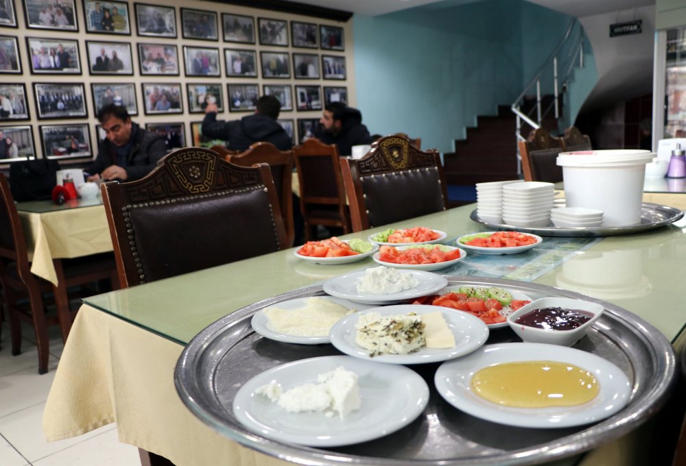 Kademeli normalleşme ile meşhur Van kahvaltısına yoğun ilgi