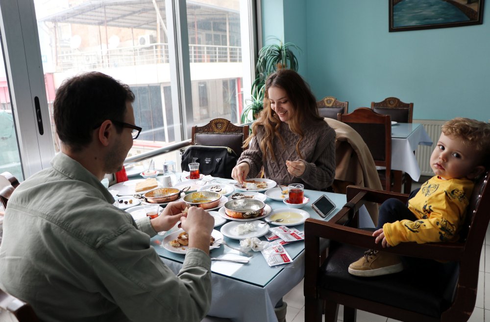 Kademeli normalleşme ile meşhur Van kahvaltısına yoğun ilgi
