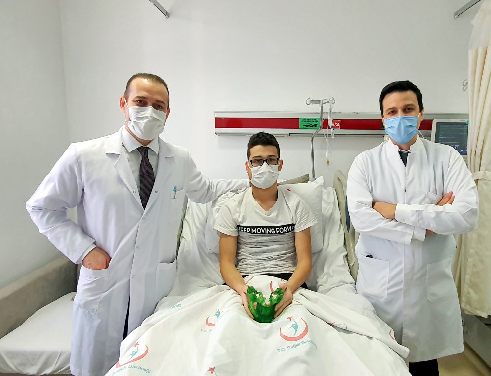 Yüzündeki dev tümörden “sanal ameliyat” ile kurtuldu