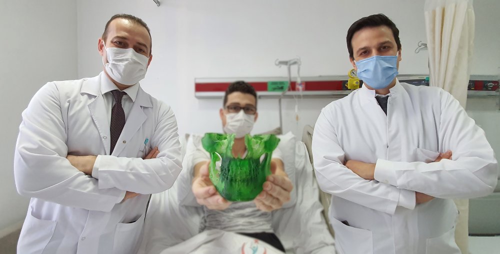 Yüzündeki dev tümörden “sanal ameliyat” ile kurtuldu