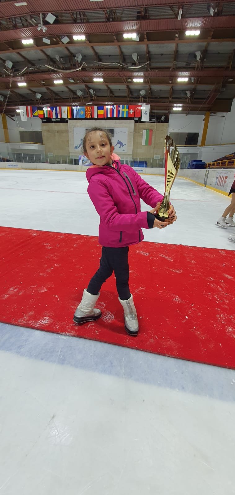 Buz pateninde İzmir'e Sofya'dan 4 madalya