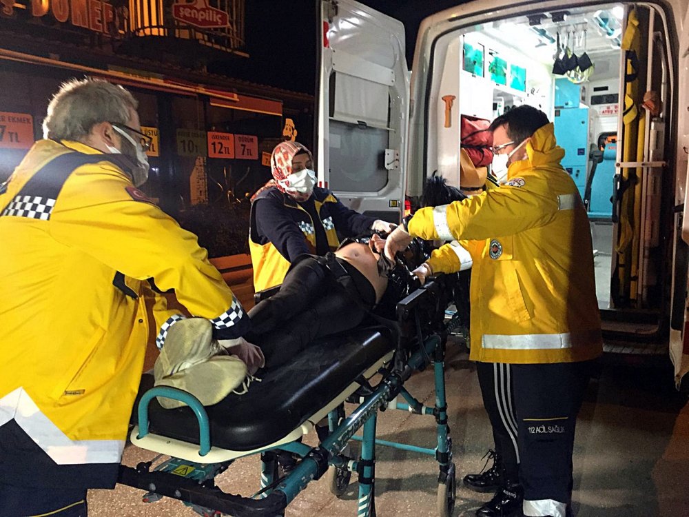 İçki içtikleri kadınları darp ettiler