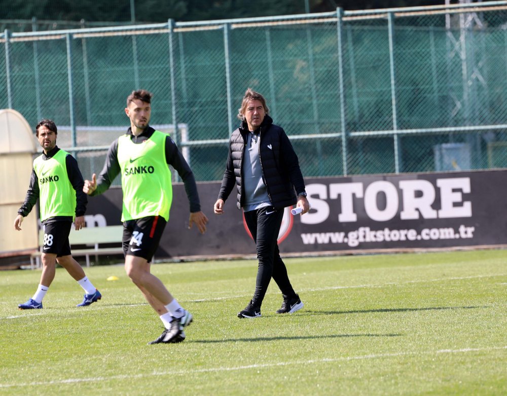 Sa Pinto: Türkiye'nin en iyi takımına karşı oynayacağız