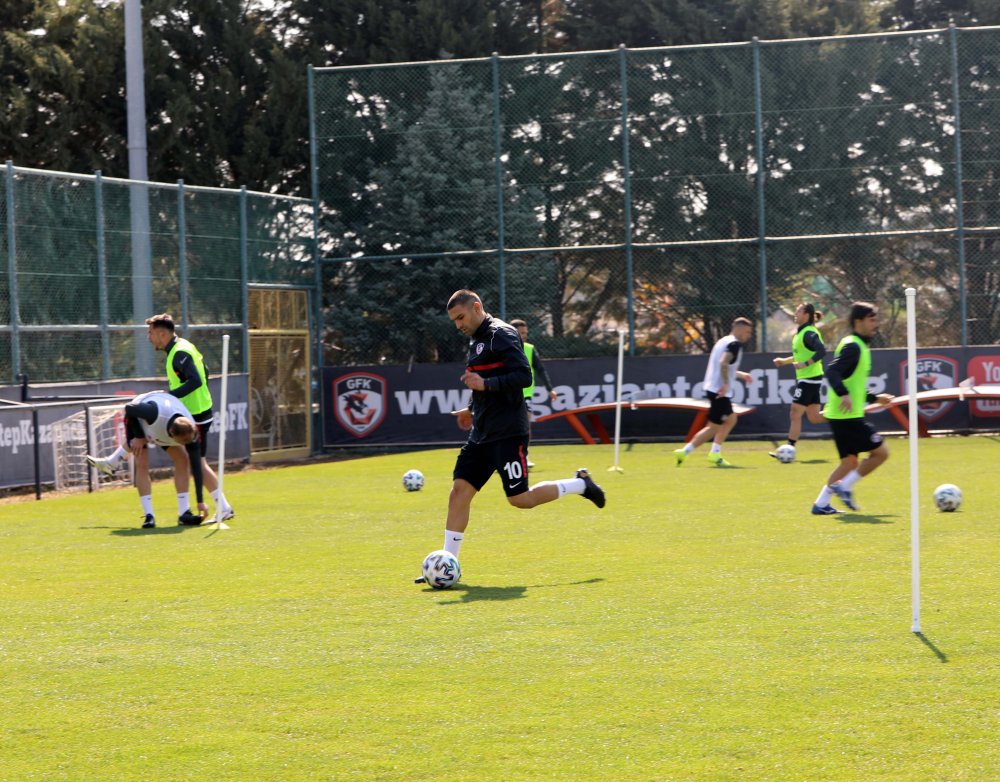 Sa Pinto: Türkiye'nin en iyi takımına karşı oynayacağız