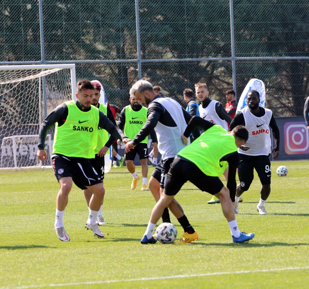 Sa Pinto: Türkiye'nin en iyi takımına karşı oynayacağız