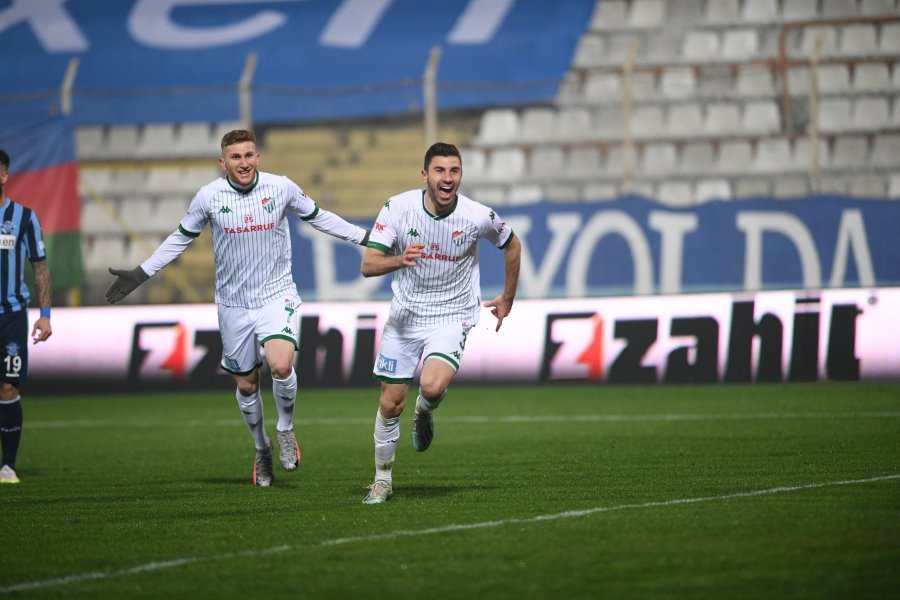 Bursaspor'da Onur Atasayar sevinci