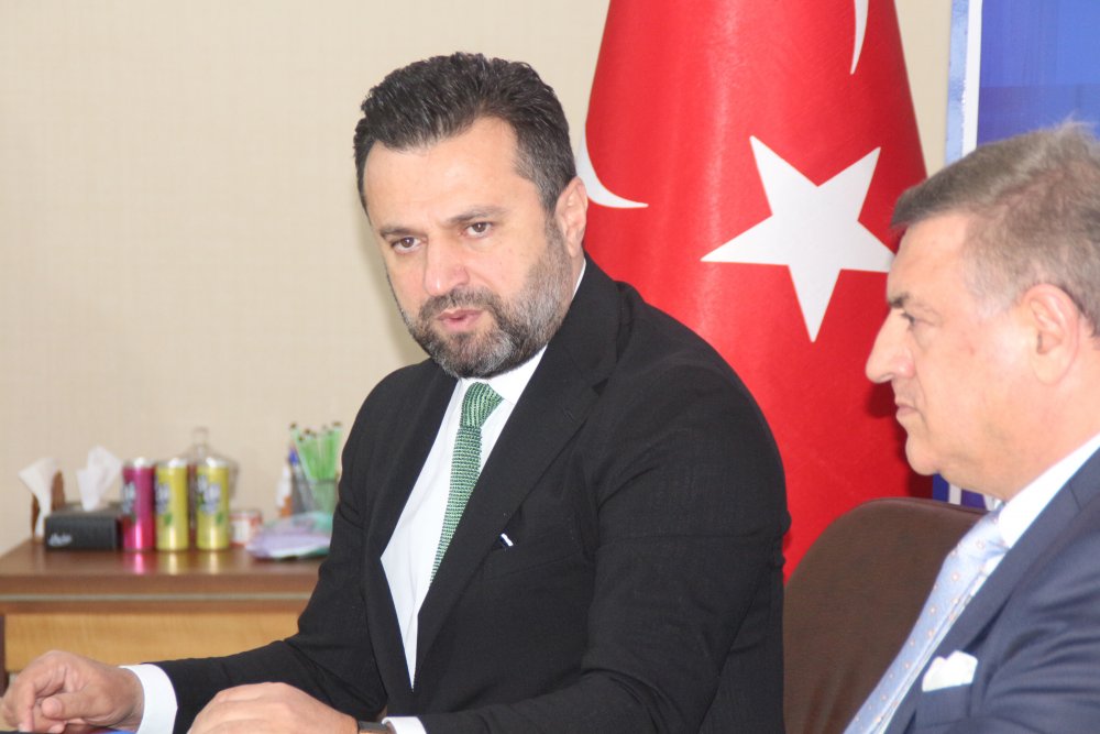 Bülent Uygun, Çaykur Rizespor’da boş mukaveleyi imzaladı