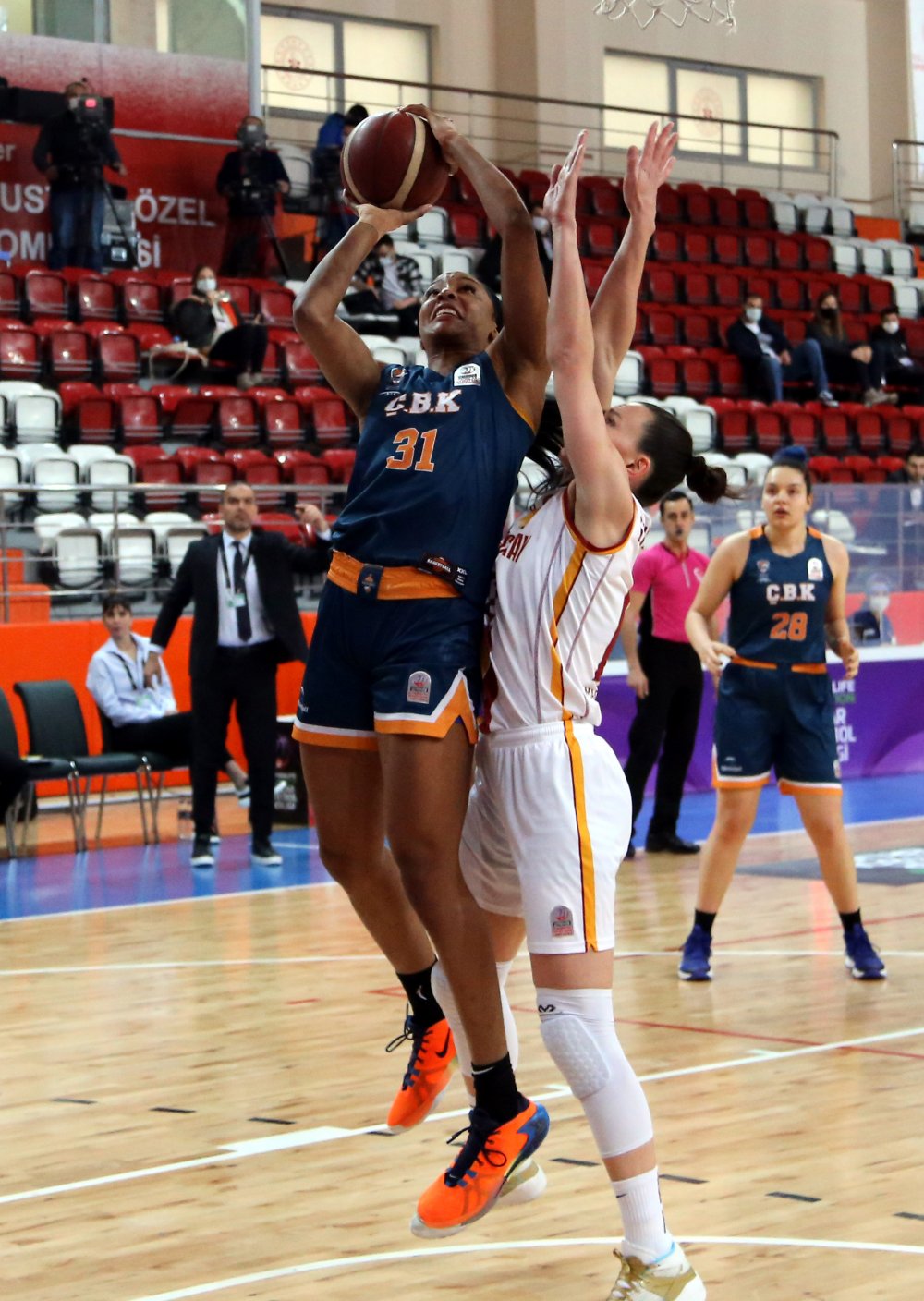 Galatasaray - Yenişehir Belediyesi Çukurova Basketbol Kulübü: 73-52