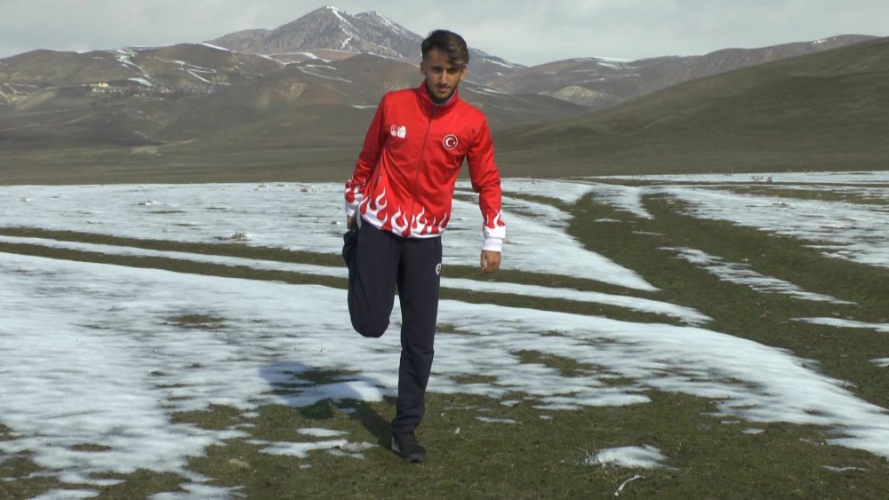 Sporcu arkadaşları "Bir daha koşamaz" dediler, Balkan Şampiyonası'nda ikinci oldu