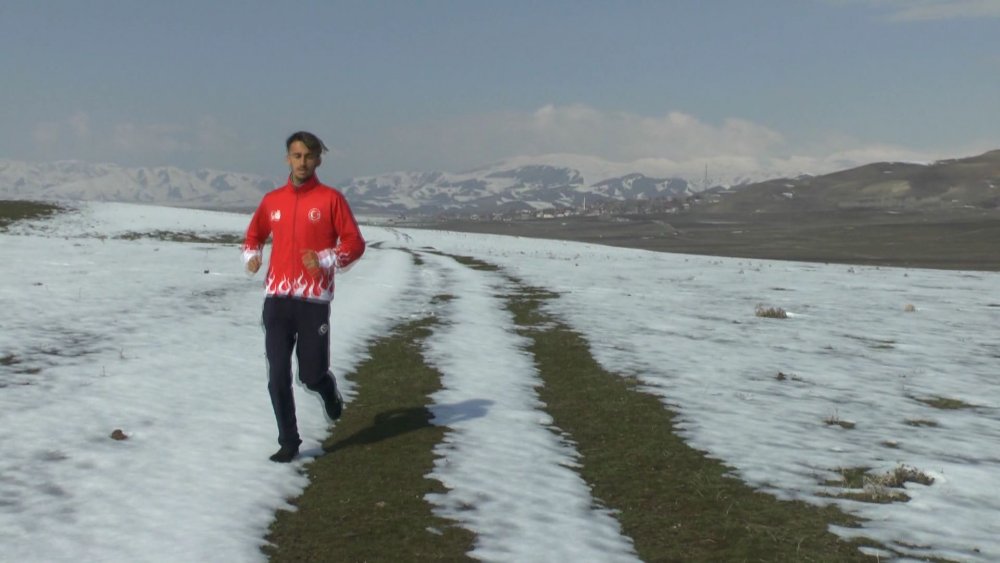 Sporcu arkadaşları "Bir daha koşamaz" dediler, Balkan Şampiyonası'nda ikinci oldu