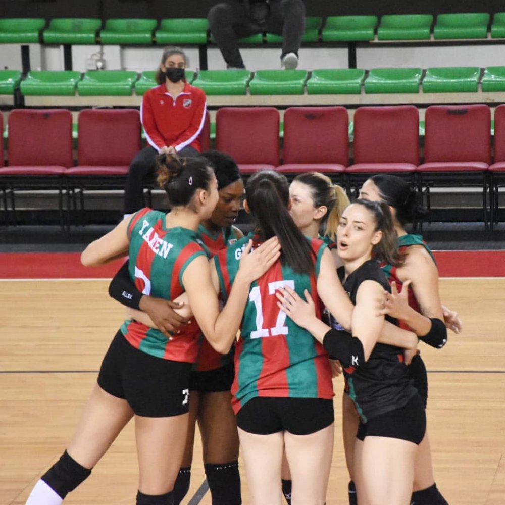 Karşıyaka filesinde Play-Off sevinci