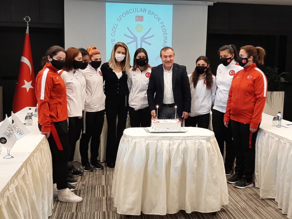 Özel sporculardan madalya sözü