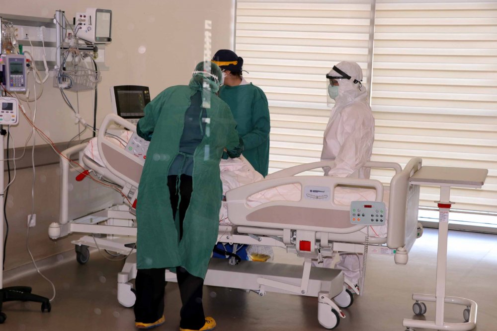 Pandemi servisinde çalışan doktordan kritik uyarı