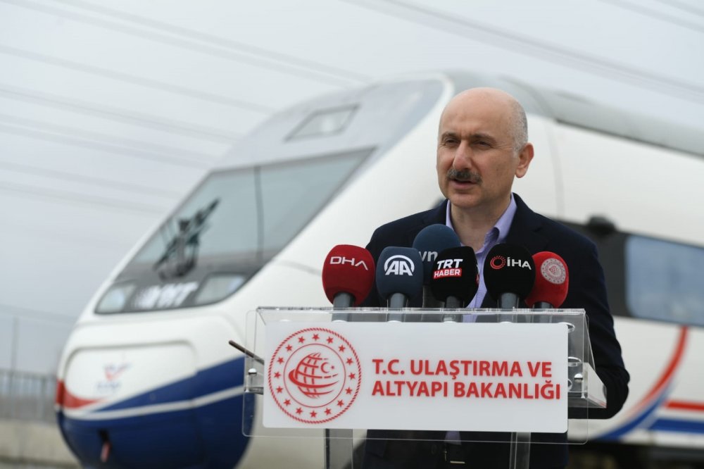 Bakan Karaismailoğlu'ndan Ankara-Sivas YHT hattı açıklaması