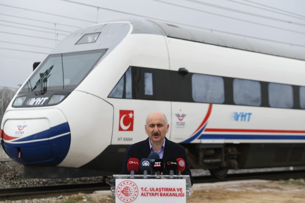 Bakan Karaismailoğlu'ndan Ankara-Sivas YHT hattı açıklaması