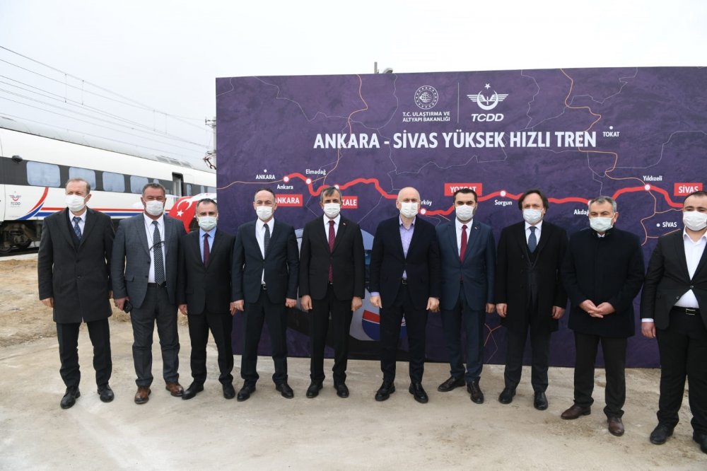 Bakan Karaismailoğlu'ndan Ankara-Sivas YHT hattı açıklaması