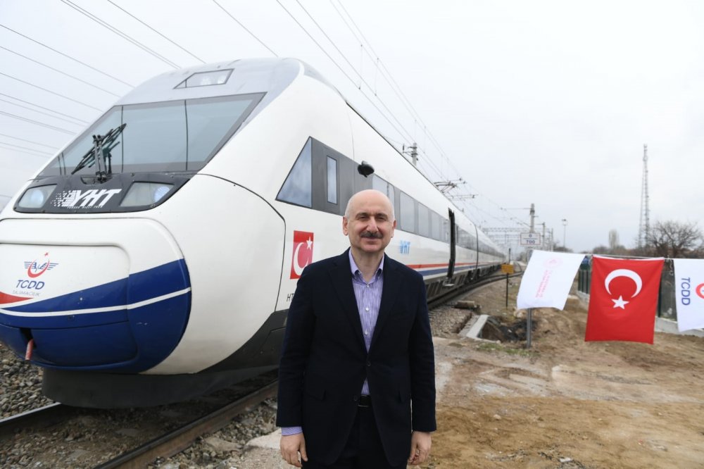 Bakan Karaismailoğlu'ndan Ankara-Sivas YHT hattı açıklaması