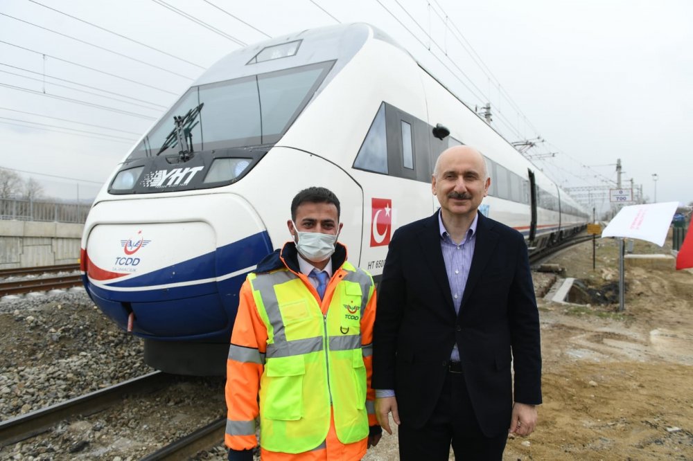 Bakan Karaismailoğlu'ndan Ankara-Sivas YHT hattı açıklaması