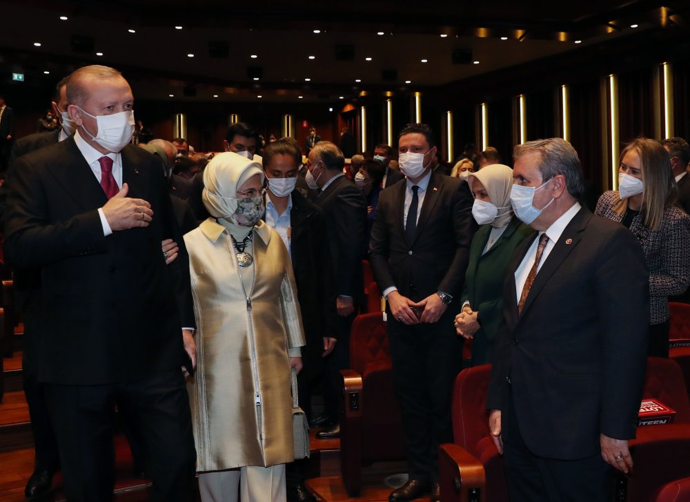 Cumhurbaşkanı Erdoğan: İstiklal Marşımız etrafında kenetlenmeliyiz