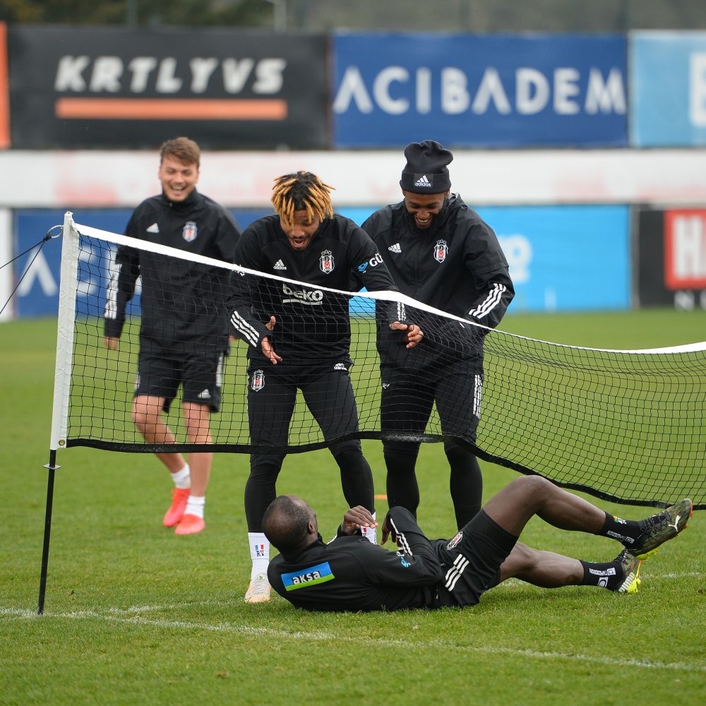Beşiktaş tek eksikle Fenerbahçe maçının hazırlıklarına başladı