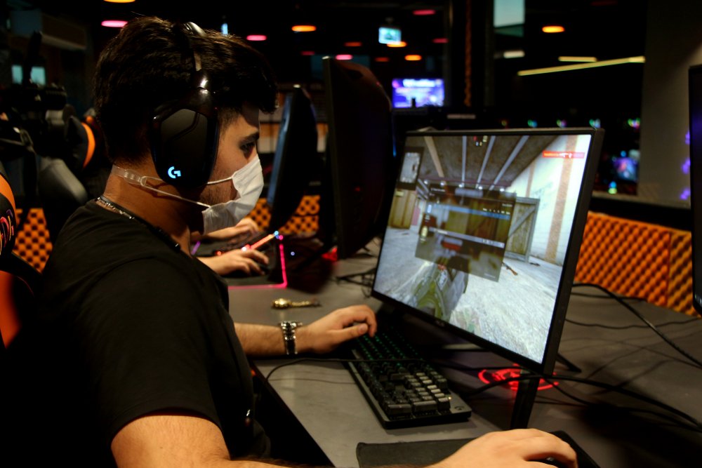 Koronavirüs e-spora ilgiyi artırdı; oyun oynayarak 10 bin TL kazanan var