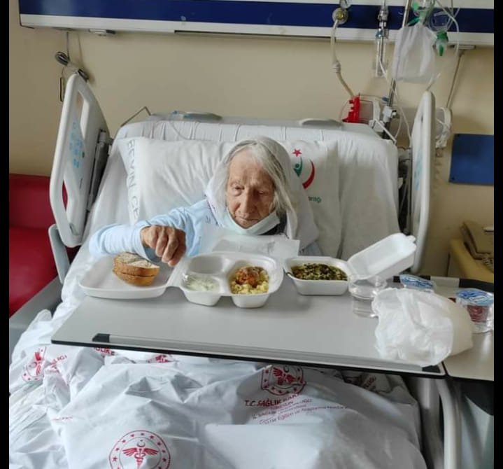 103 yaşındaki Fatma nine, koronavirüse yakalanmıştı... Acı haber geldi!