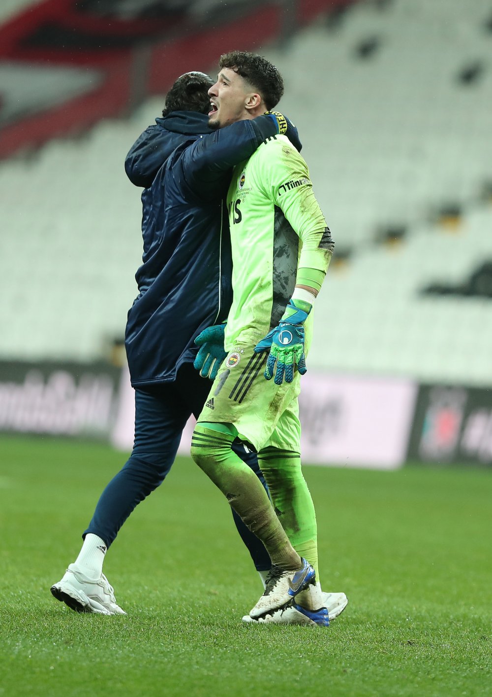 Altay Bayındır, gözyaşlarına hakim olamadı