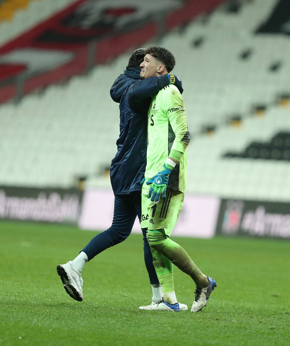 Altay Bayındır, gözyaşlarına hakim olamadı