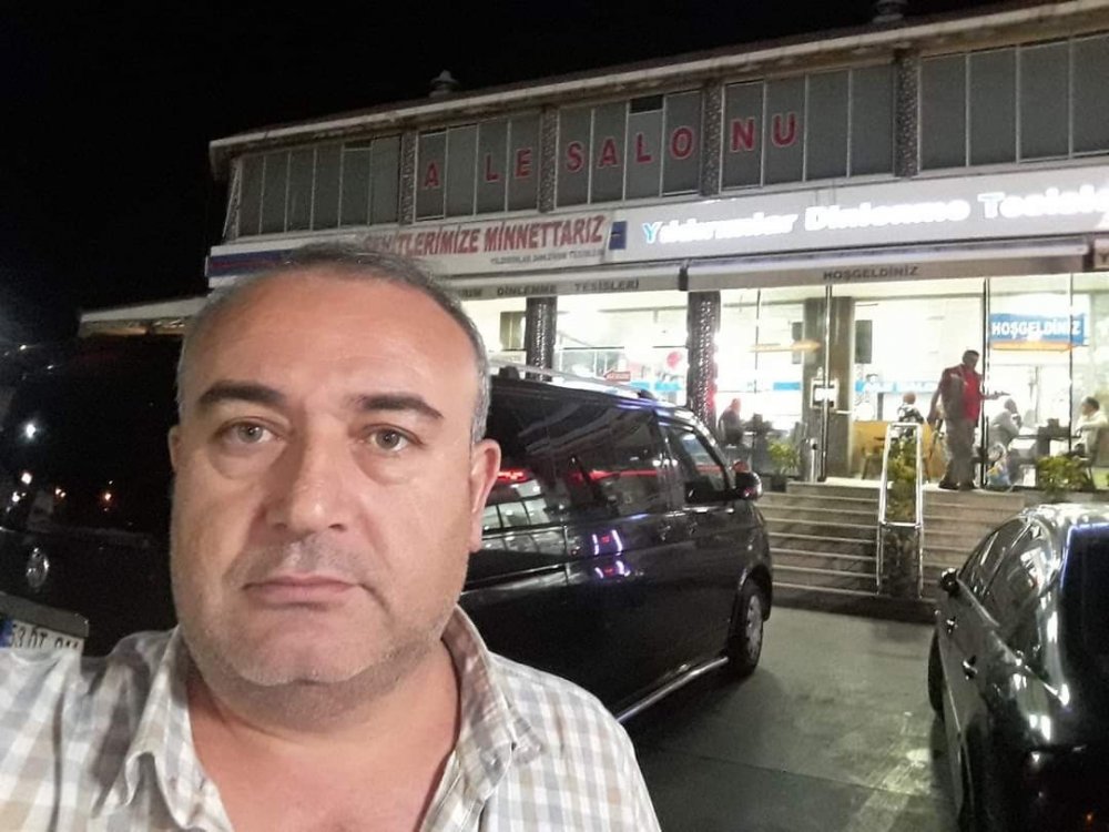 Annesiyle görüşmesini istemediği kişiyi bıçakladı