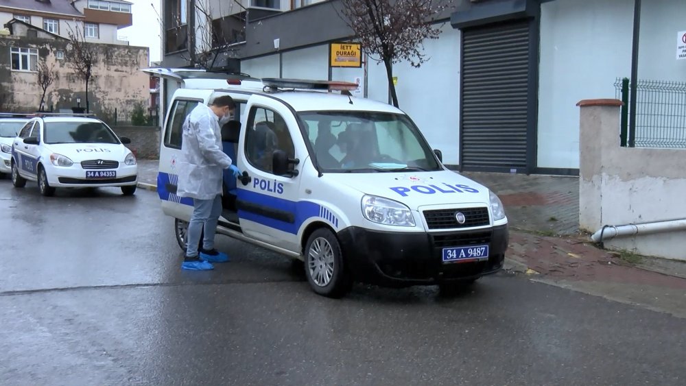 Annesiyle görüşmesini istemediği kişiyi bıçakladı