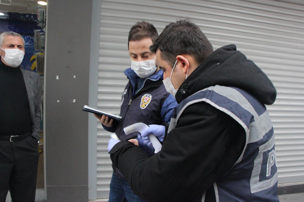 Karantinayı ihlal etti; tıraş olurken yakalandı