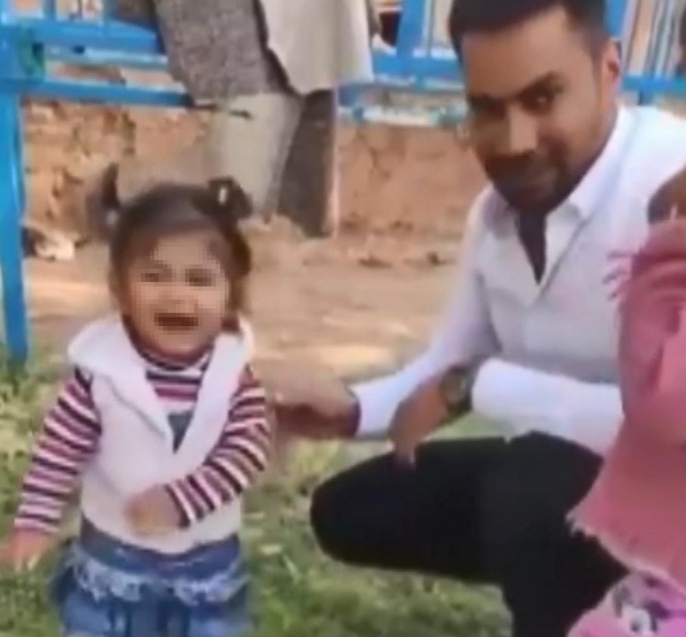 Sosyal medyayı ayağa kaldıran görüntü! Küçük çocuğu tokatlayıp, sigara içirdi