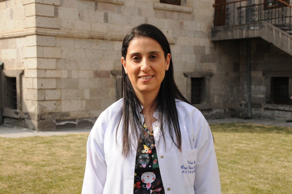 Kadın Hastalıkları Uzmanı Dr. Karadağ, 'çikolata kisti' konusunda uyardı