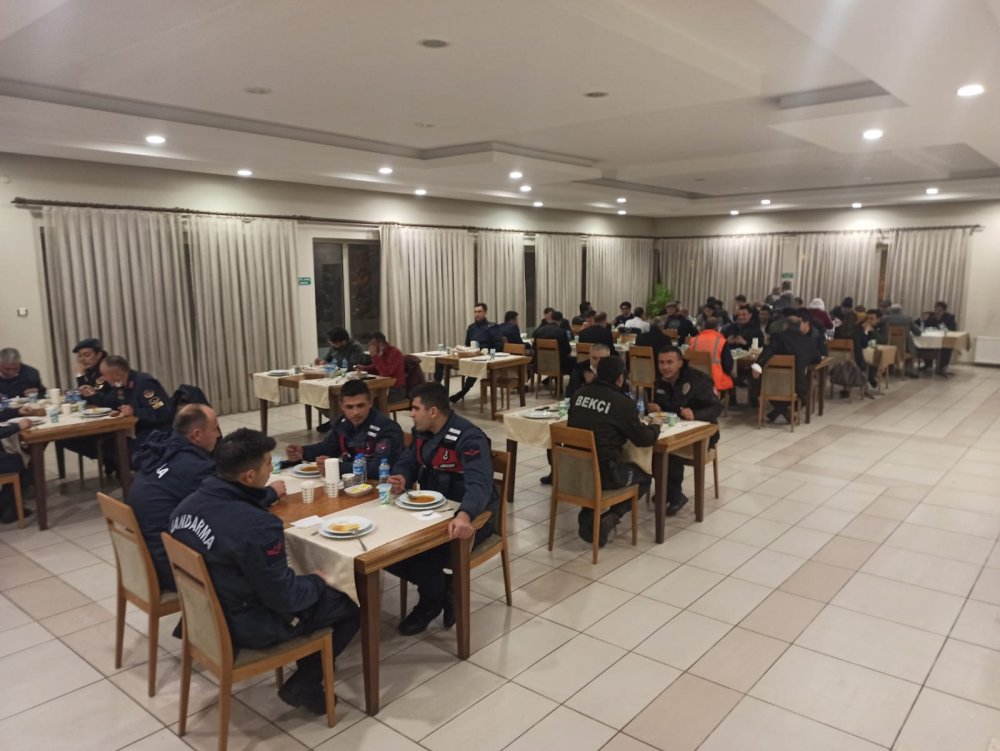 Pakistan heyeti, Antalya'ya giderken 'kar' engeline takıldı