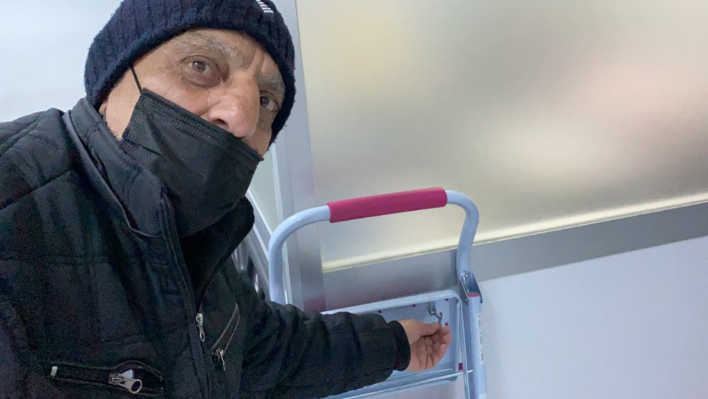 Samsun'da bir vatandaşın kafasına demir merdiven saplandı