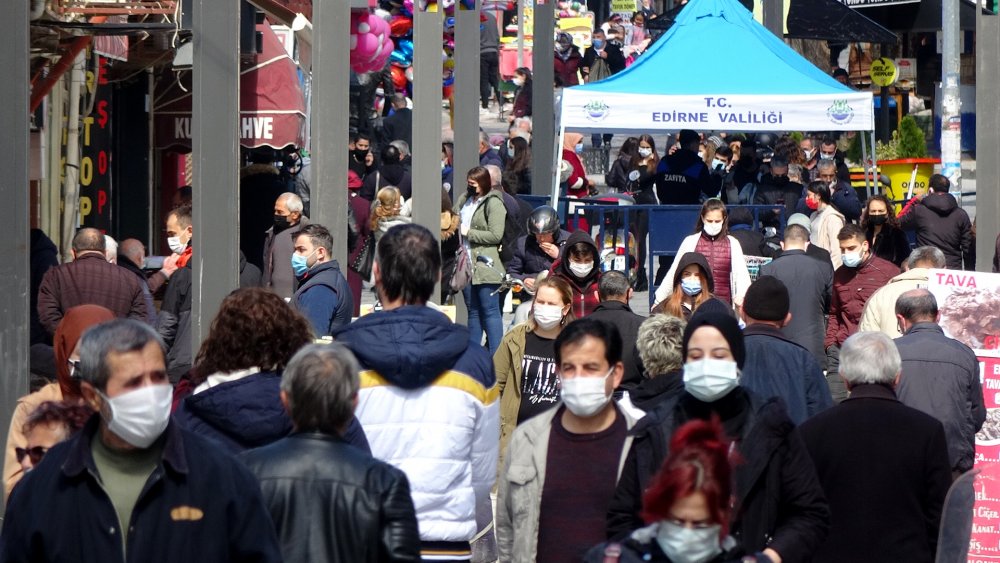 Prof.Dr. Altun'dan korkutan açıklama! 'Hızla üçüncü dalgaya doğru gidiyoruz'