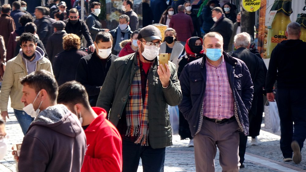 Prof.Dr. Altun'dan korkutan açıklama! 'Hızla üçüncü dalgaya doğru gidiyoruz'