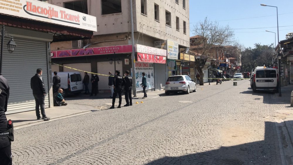 Manisa'da husumetliler arasında silahlı kavga