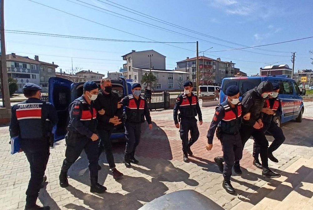 Tekirdağ'da kan donduran cinayet... Katlettiği kadını tarlaya gömdü!