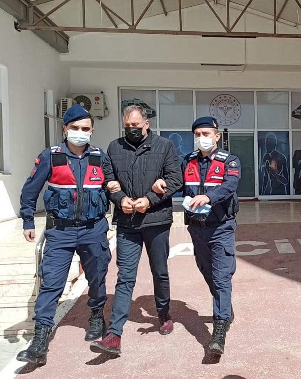 Tekirdağ'da kan donduran cinayet... Katlettiği kadını tarlaya gömdü!