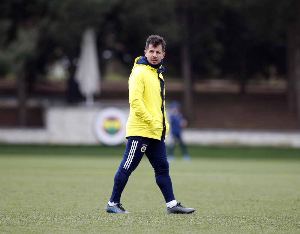 Emre Belözoğlu: Taraftarın yüzünü güldürecek bir takım izlettirmek istiyoruz