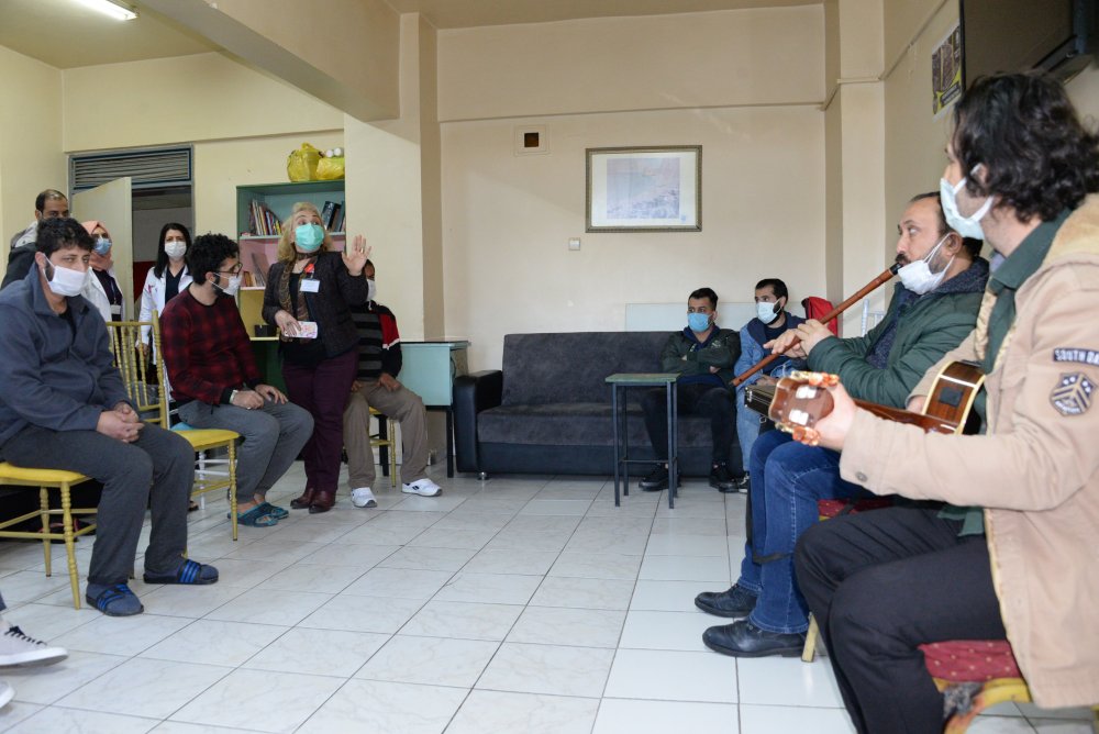 'Bipolar bozukluğu olanlar bahar mevsiminde manik atak yaşayabilir'
