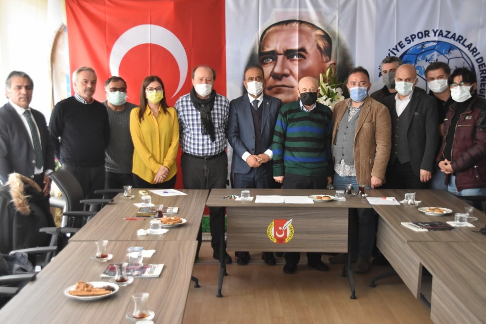 TSYD Kayseri Şubesi'nde Oktay Ensari güven tazeledi