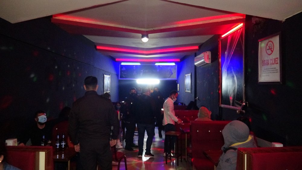 İzmir'de eğlence mekanına koronavirüs baskını: 110 bin lira ceza
