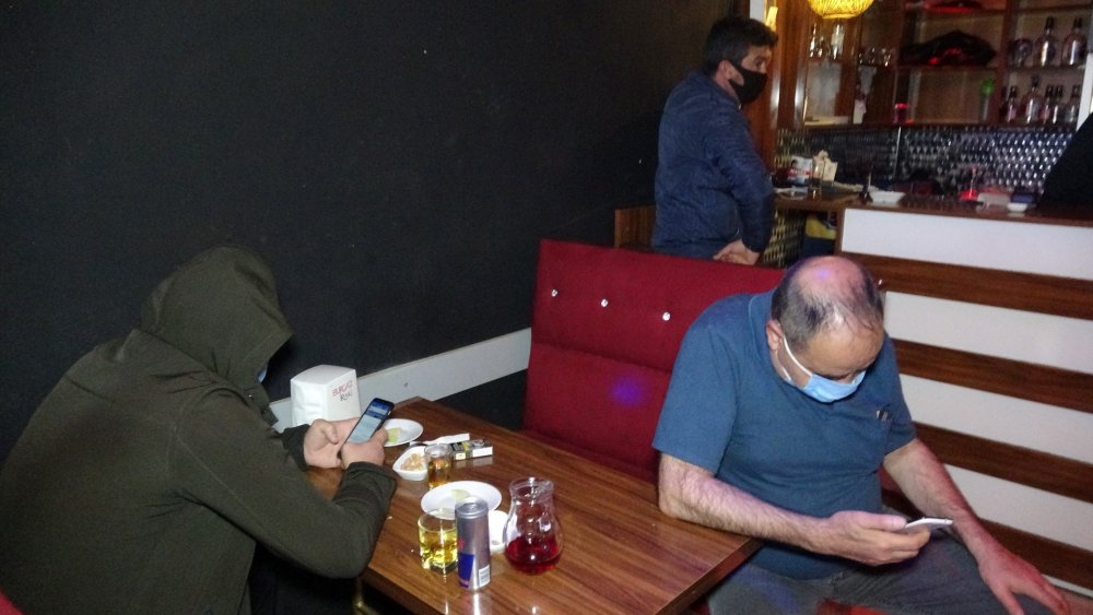 İzmir'de eğlence mekanına koronavirüs baskını: 110 bin lira ceza