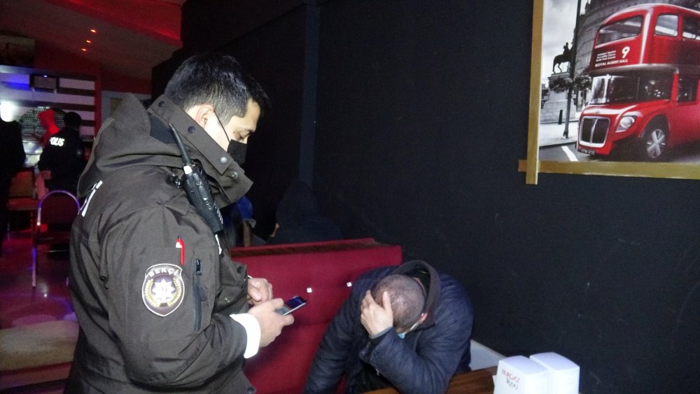 İzmir'de eğlence mekanına koronavirüs baskını: 110 bin lira ceza