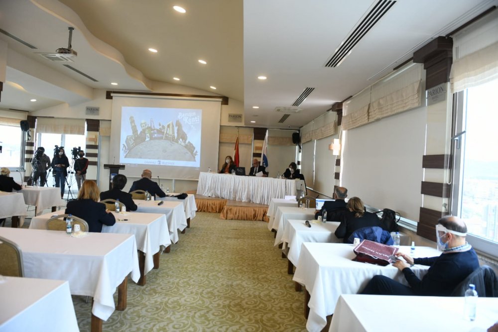 Belediye meclis üyesinin testi pozitif çıktı, toplantı ertelendi