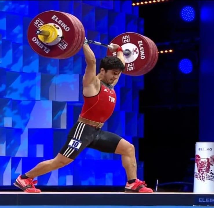 Milli halterci Furkan Özbek'ten sevindiren haber