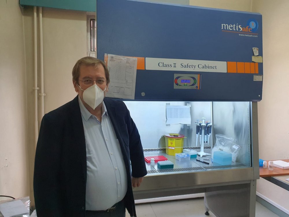 Bilim Kurulu Üyesi Prof. Dr. Midilli: Hastalığı evinde geçirenler, evcil hayvanlarından da uzak durmalı